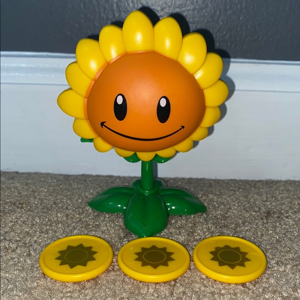 Plants vs. Zombies Sunflower Action Toy with Sun Discs